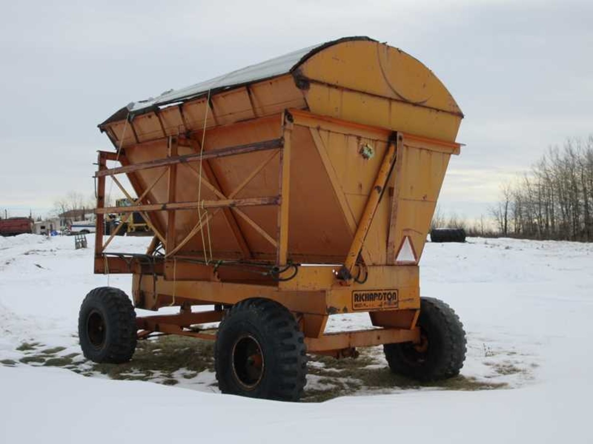 Richardson 1400 High Dump Silage Wagon - Image 4 of 4
