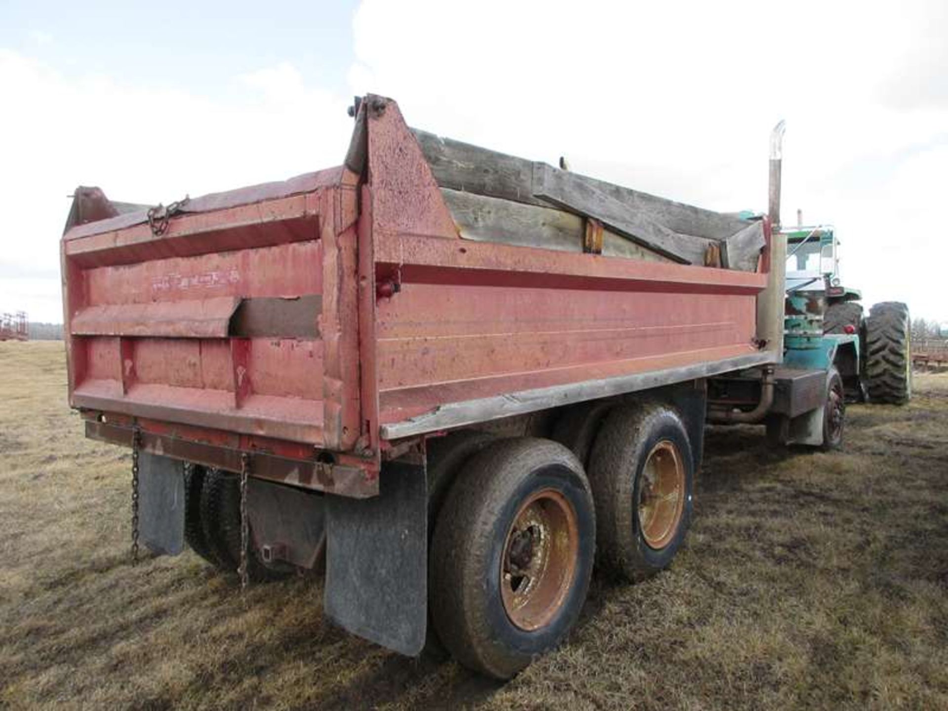 1962 Kenworth L923 T/A Gravel Truck - Image 9 of 9