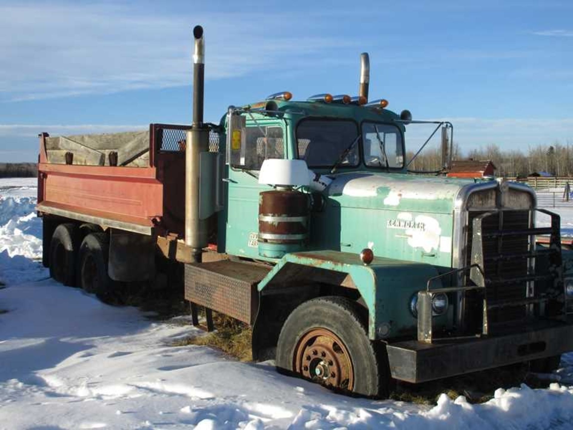 1962 Kenworth L923 T/A Gravel Truck - Image 2 of 9