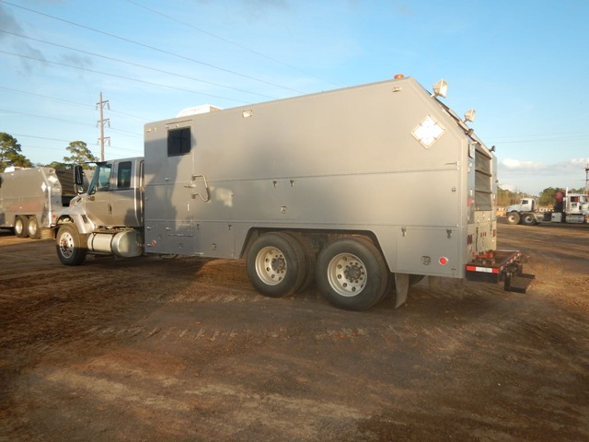 2007 INTERNATIONAL 7400 WIRELINE TRUCK - Image 3 of 22