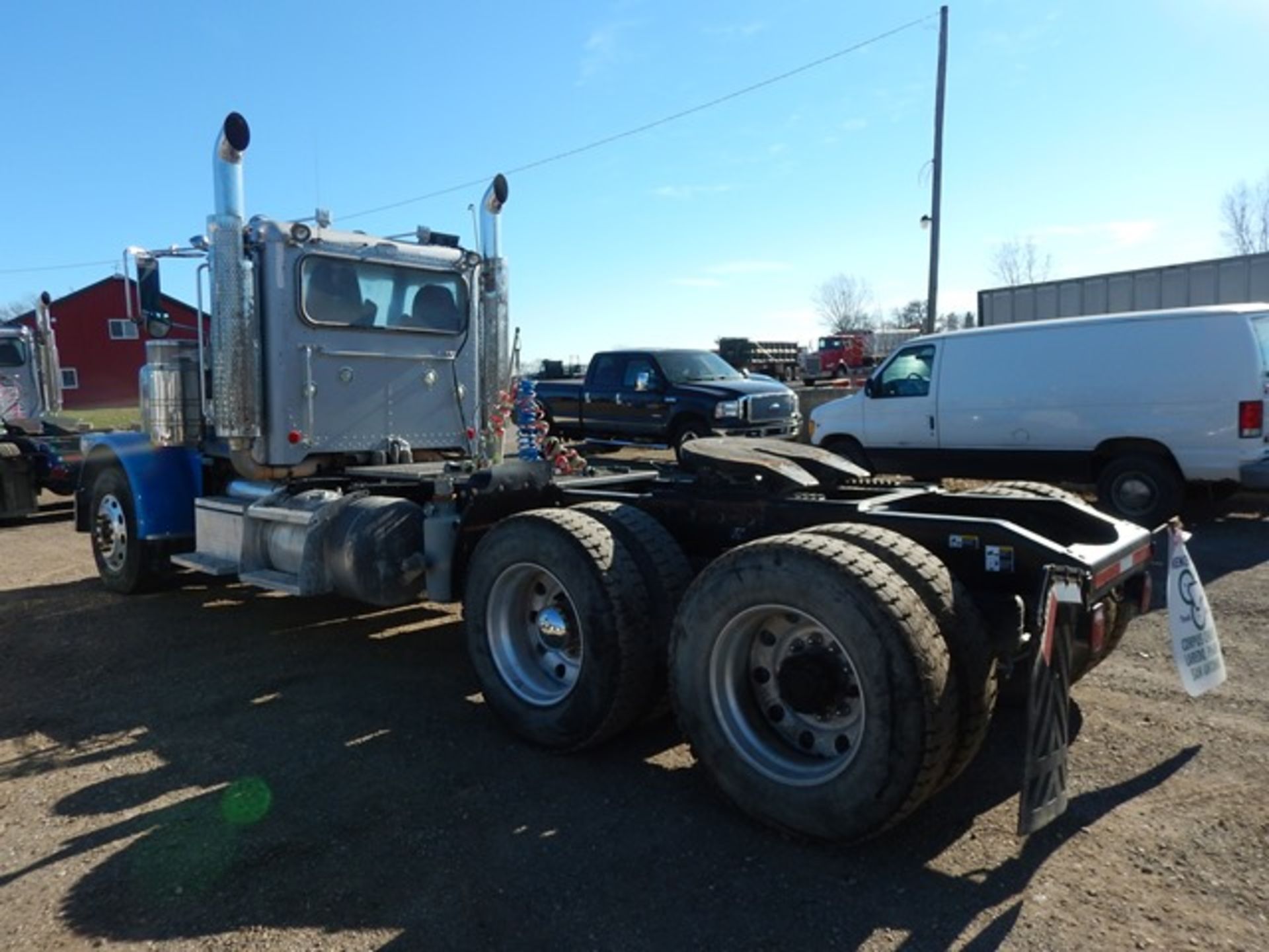 2012 PETERBILT 388 TRUCK TRACTOR - Image 2 of 36