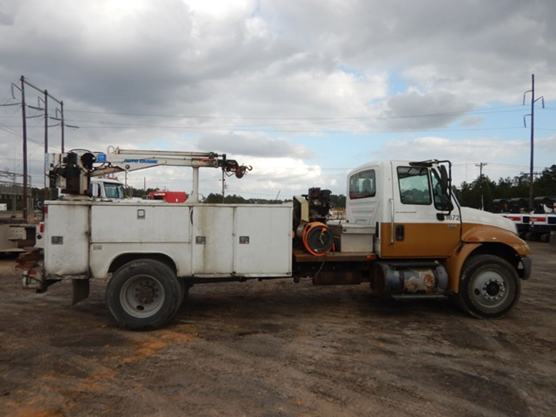 2007 INTERNATIONAL 4200 MECHANICS TRUCK - Image 6 of 38