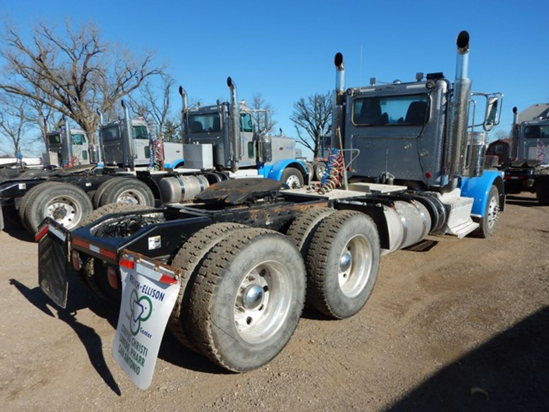 2012 PETERBILT 388 TRUCK TRACTOR - Image 4 of 36