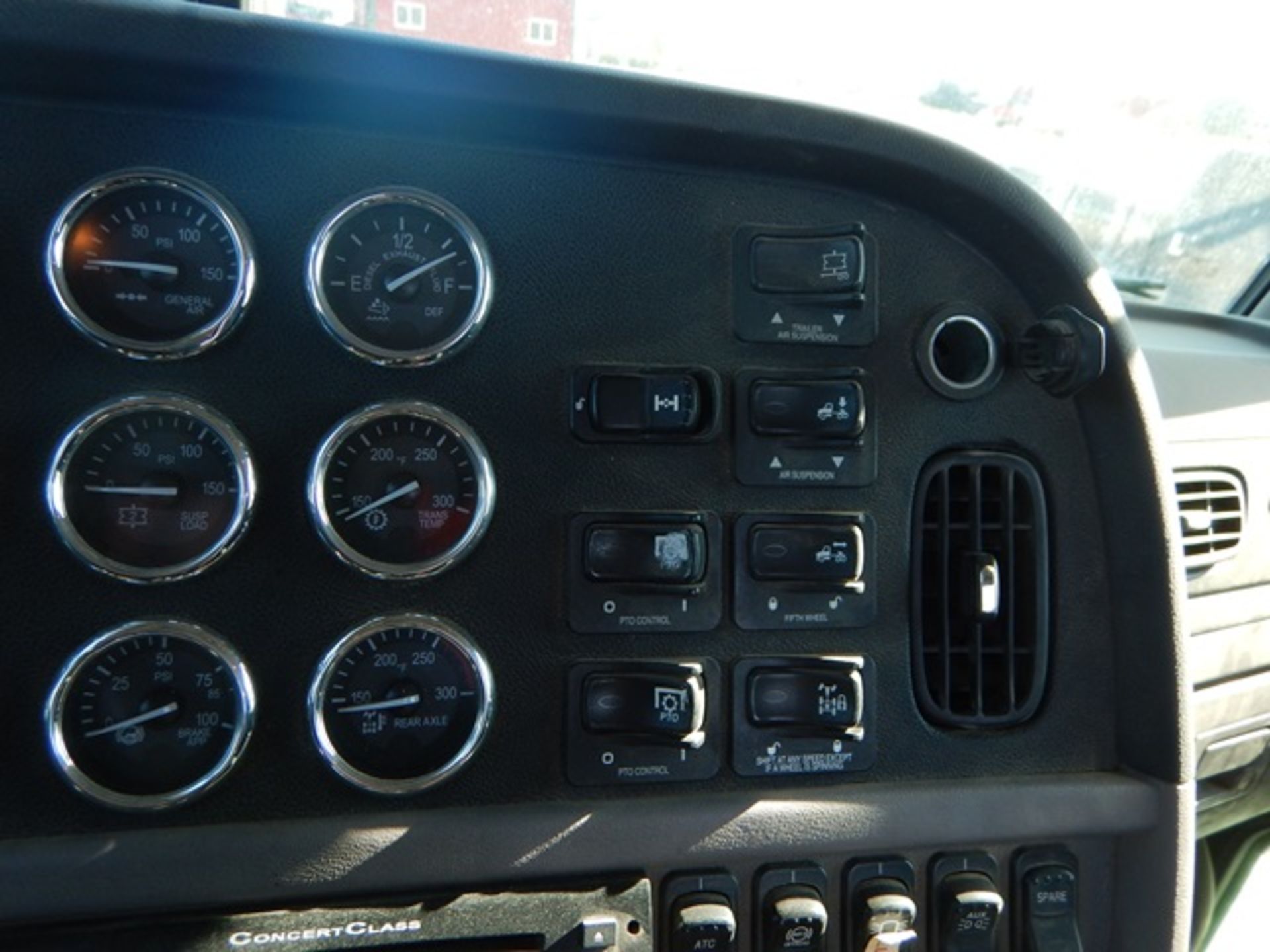 2012 PETERBILT 388 TRUCK TRACTOR - Image 11 of 36