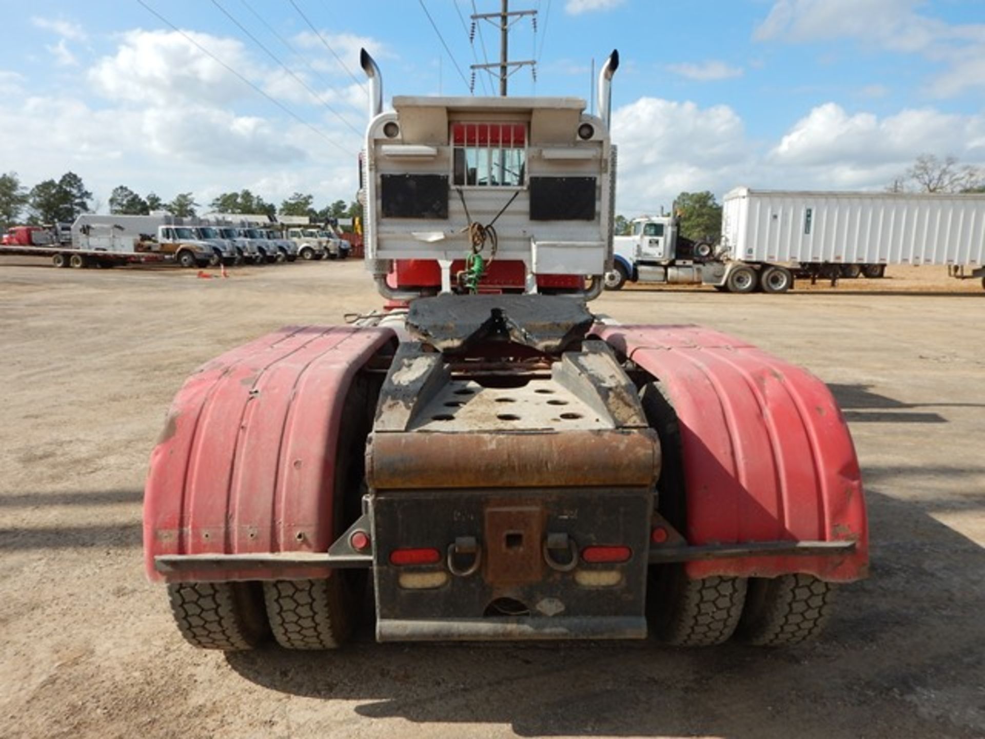 2004 KENWORTH T800 TRUCK TRACTOR - Image 5 of 45