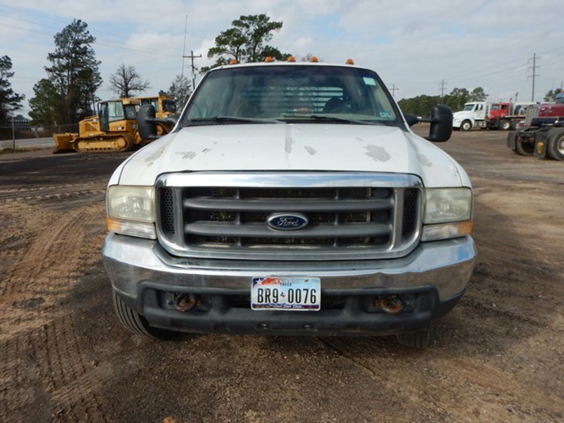 2001 FORD F-350 XLT SUPERDUTY FLATBED TRUCK - Image 8 of 24