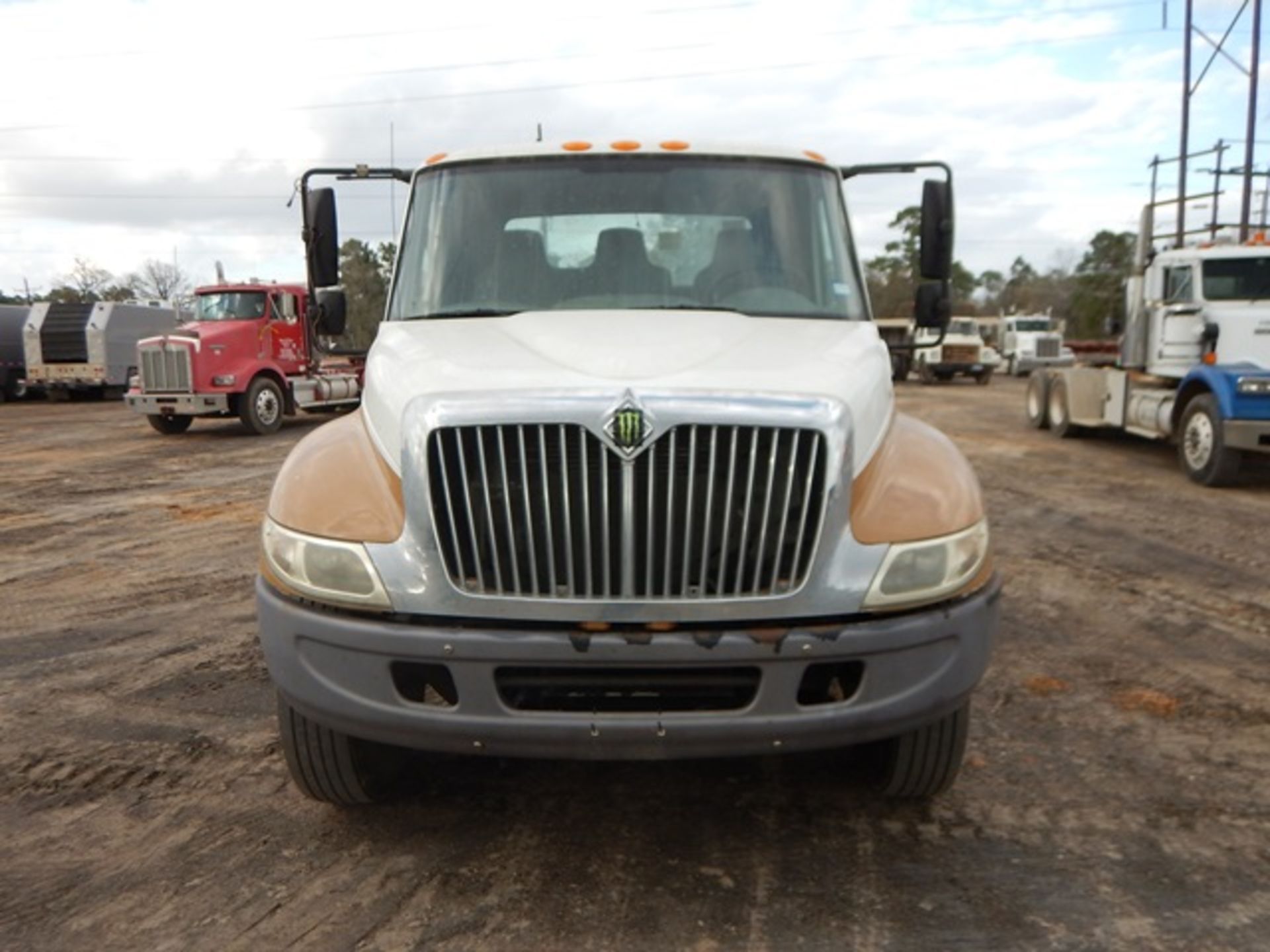 2007 INTERNATIONAL 4200 MECHANICS TRUCK - Image 8 of 38