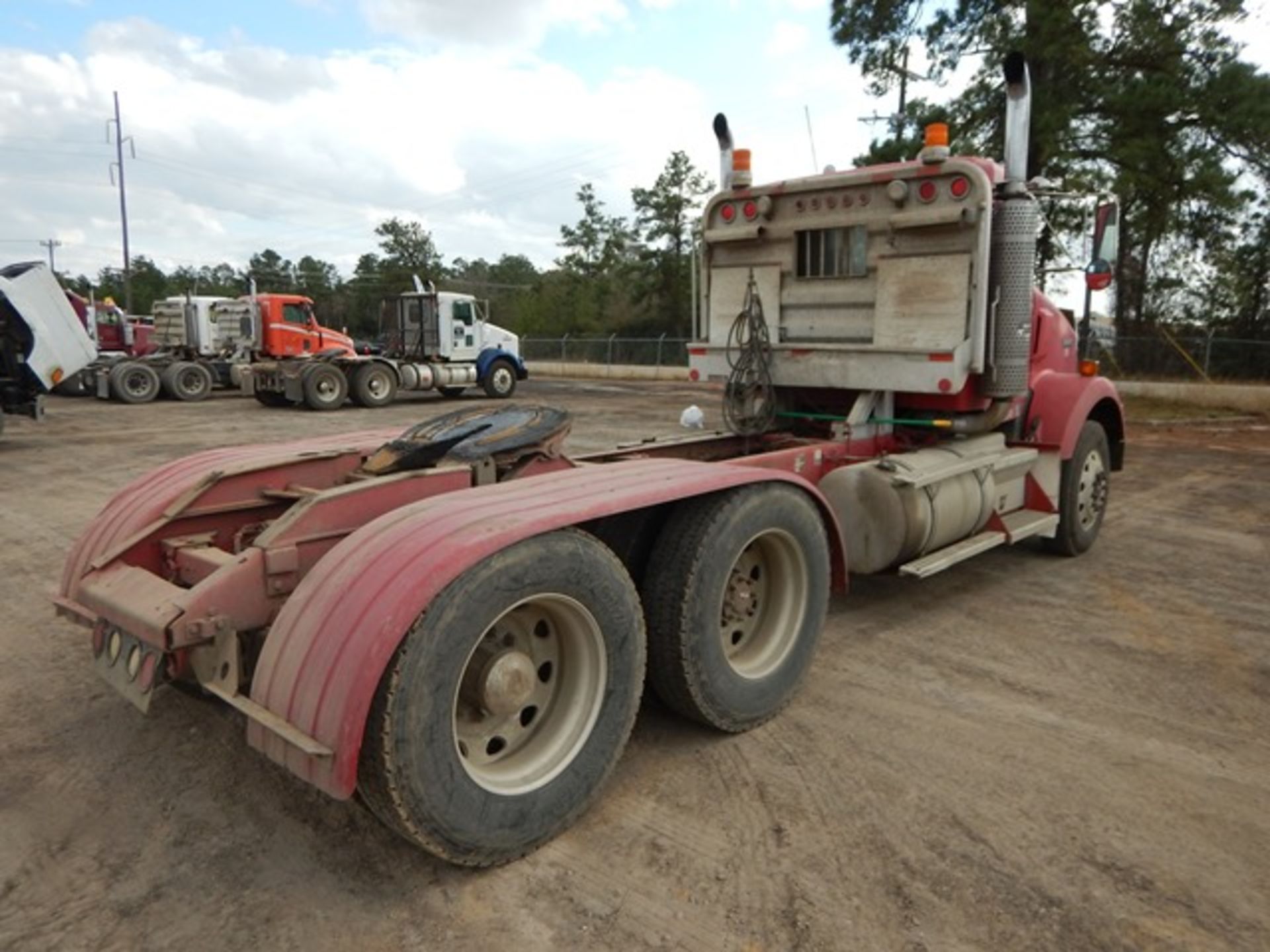 2001 KENWORTH T800 TRUCK TRACTOR - Image 5 of 49