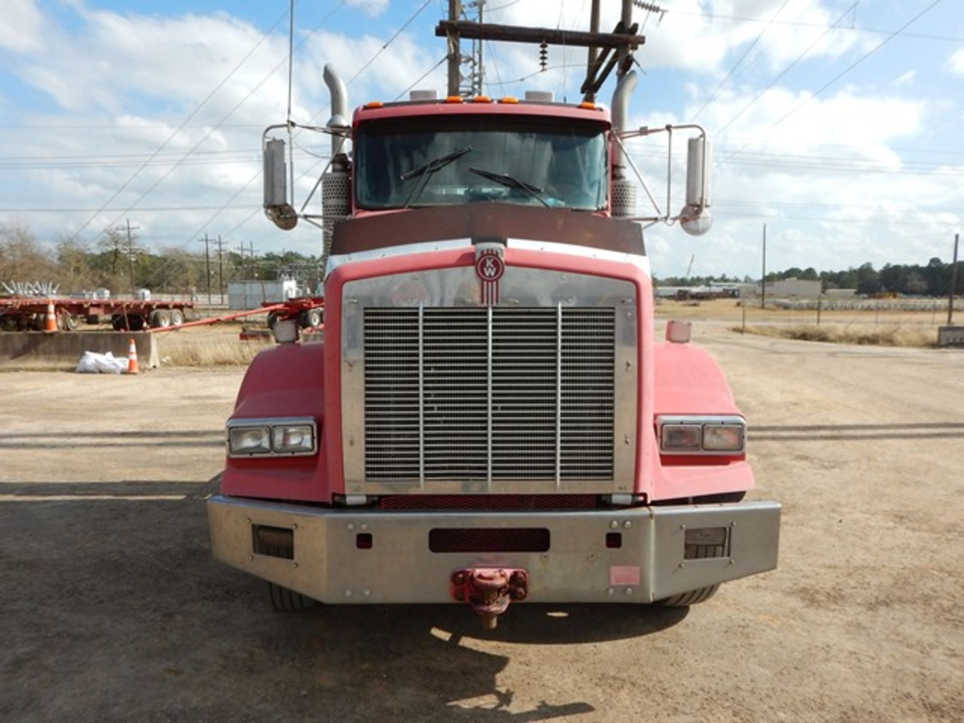 2004 KENWORTH T800 TRUCK TRACTOR - Image 9 of 45