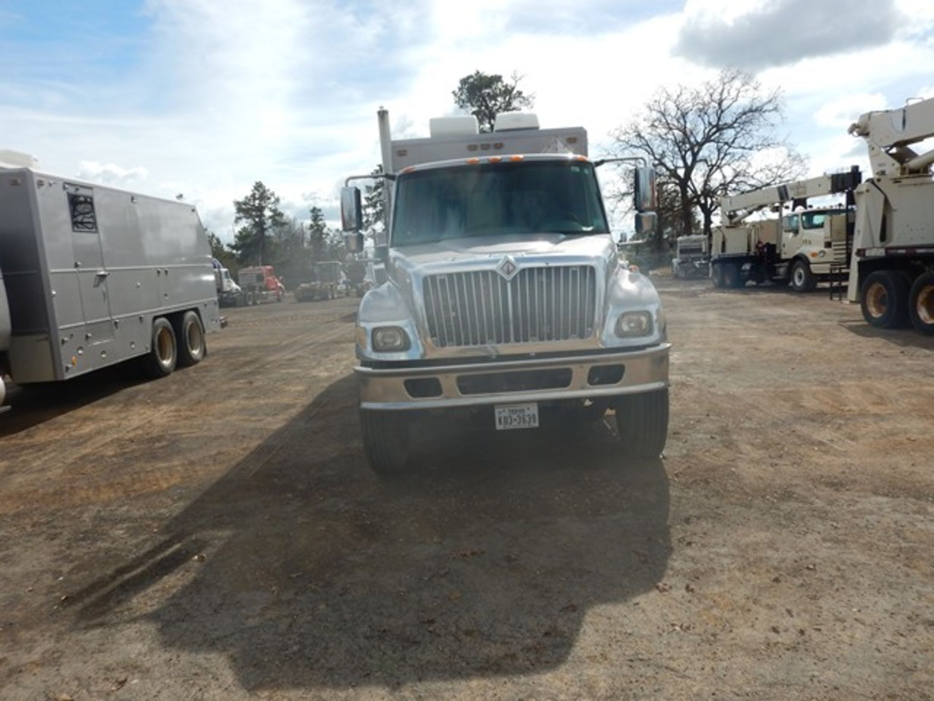 2007 INTERNATIONAL 7400 WIRELINE TRUCK - Image 6 of 29