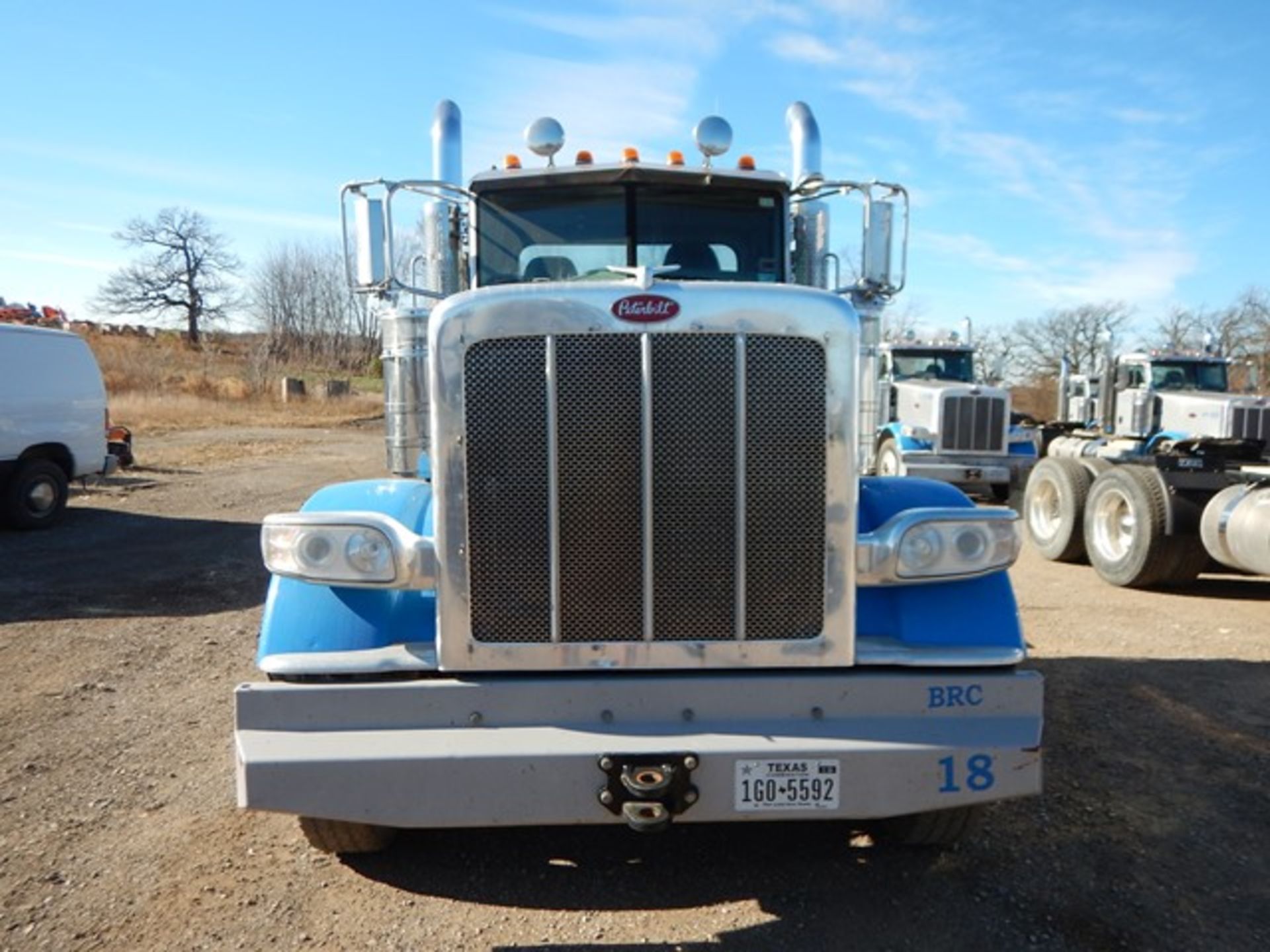 2012 PETERBILT 388 TRUCK TRACTOR - Image 6 of 36