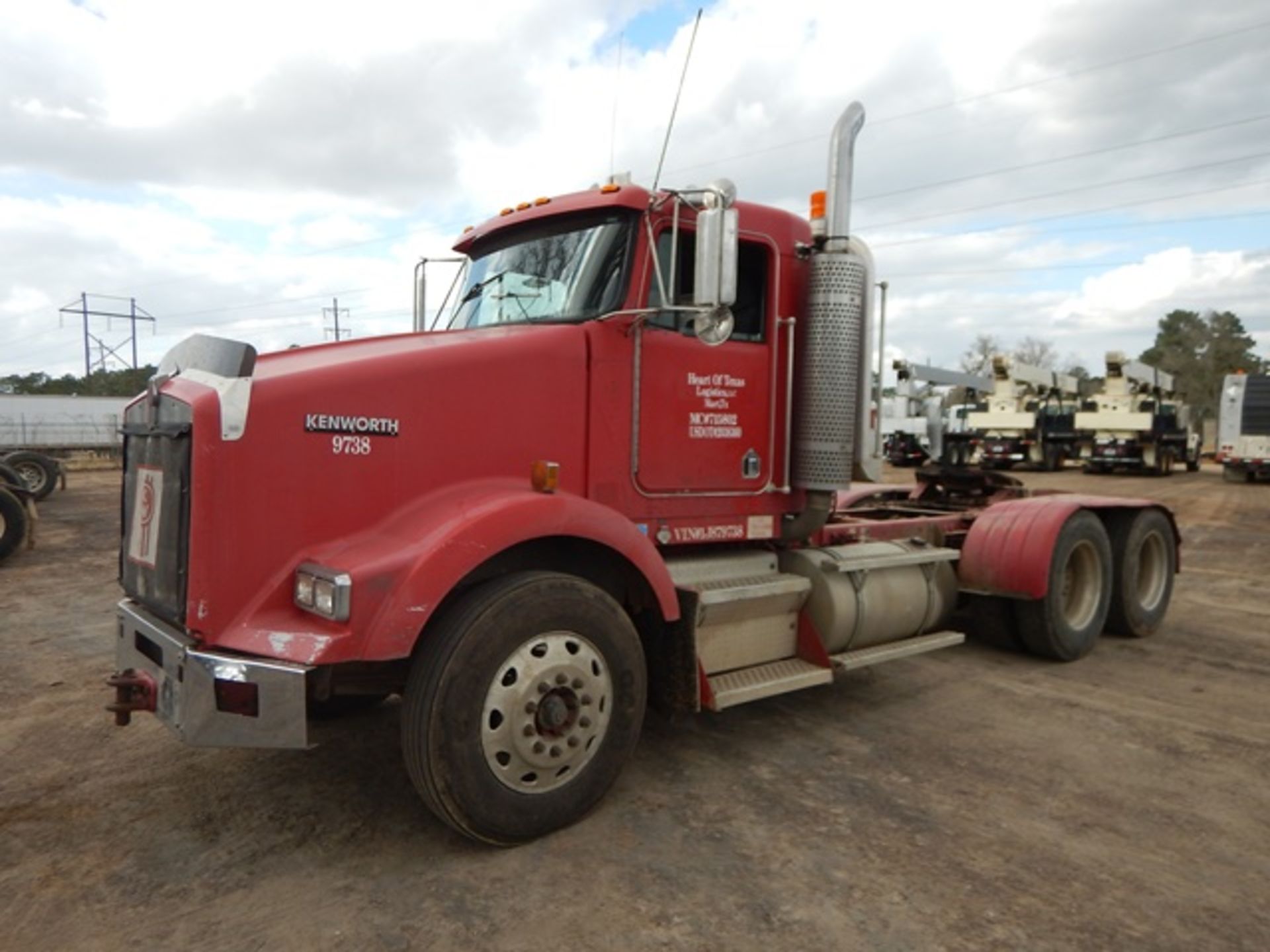 2001 KENWORTH T800 TRUCK TRACTOR