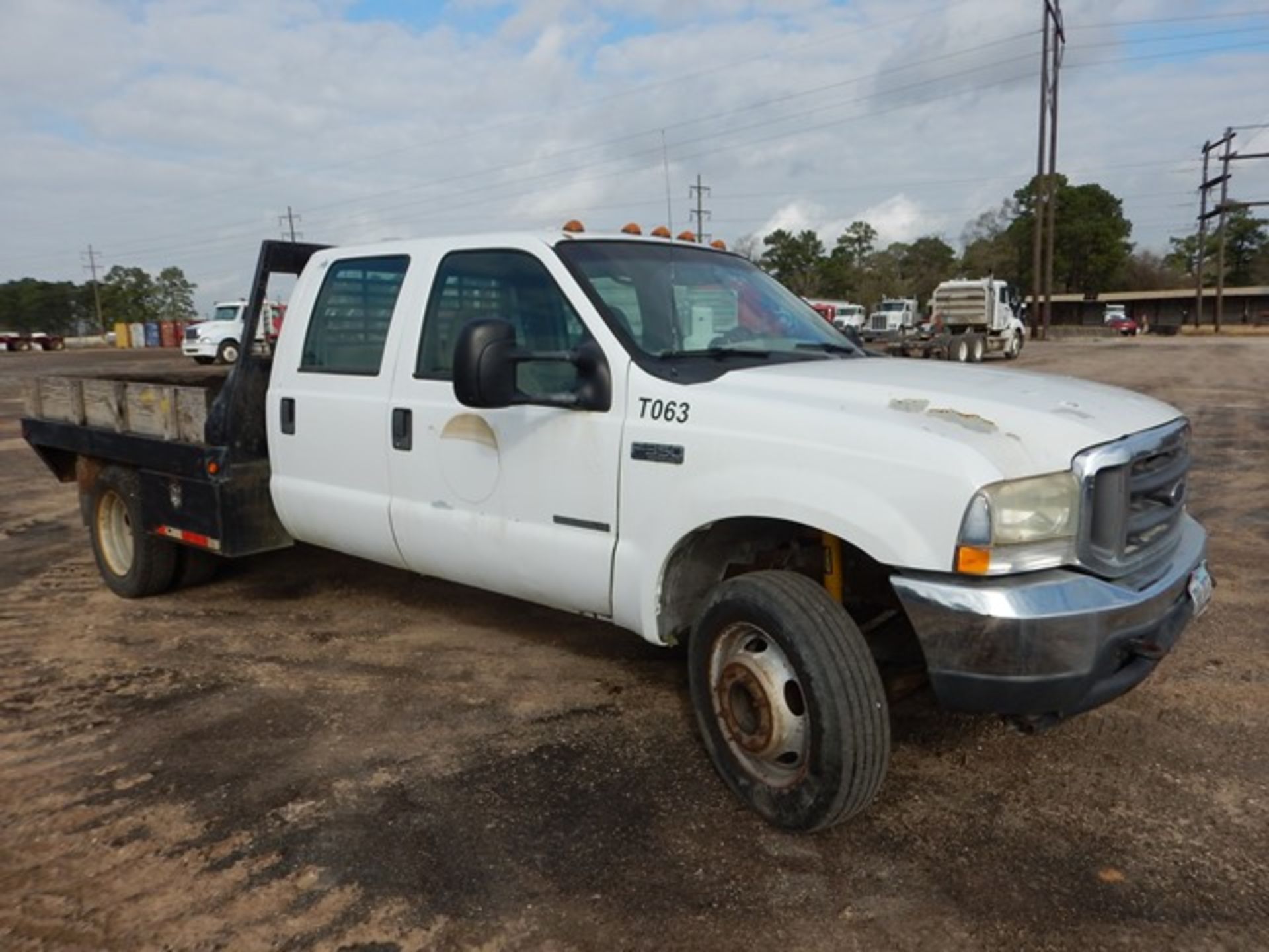 2001 FORD F-350 XLT SUPERDUTY FLATBED TRUCK - Image 7 of 24