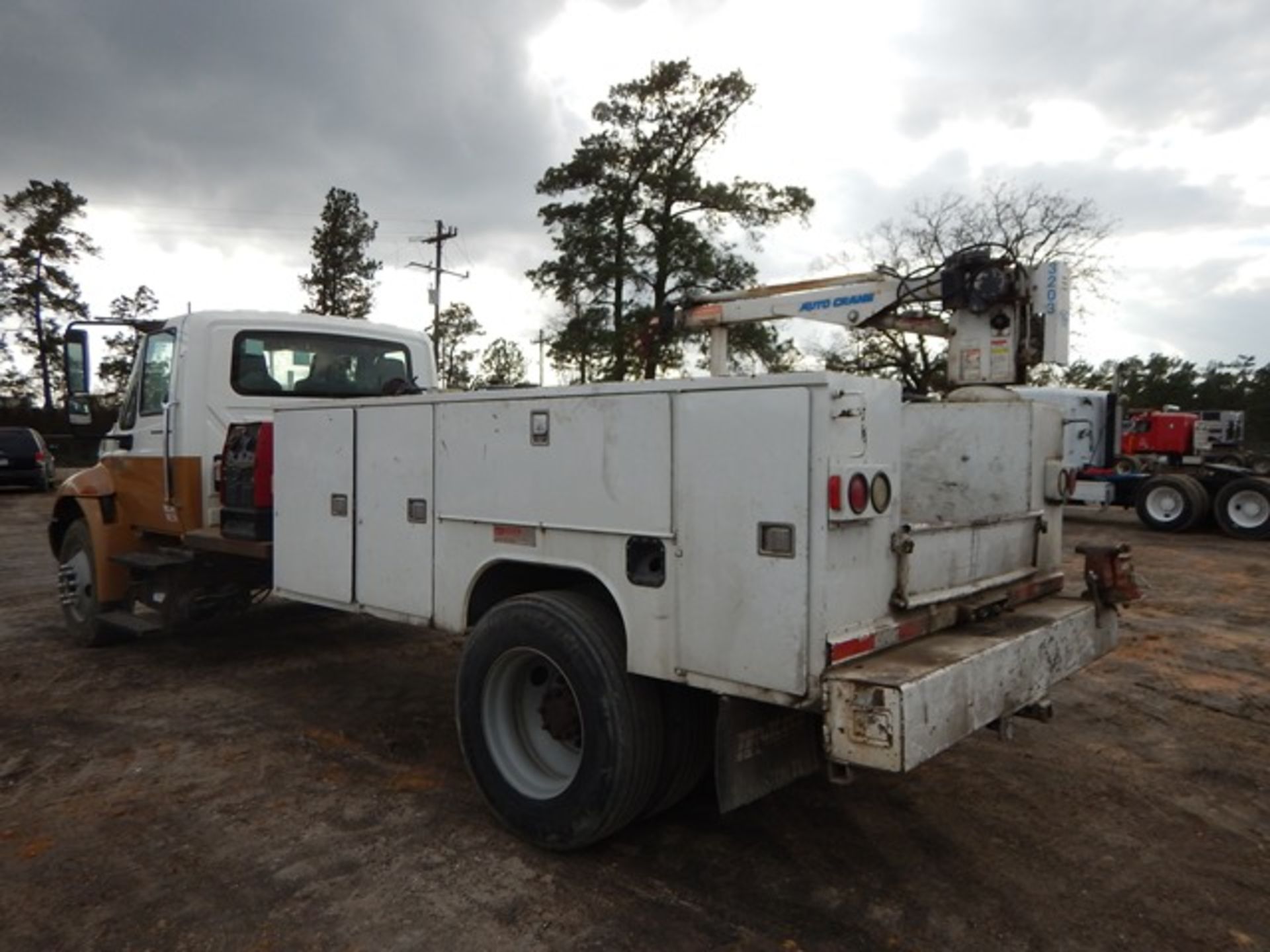 2007 INTERNATIONAL 4200 MECHANICS TRUCK - Image 3 of 38