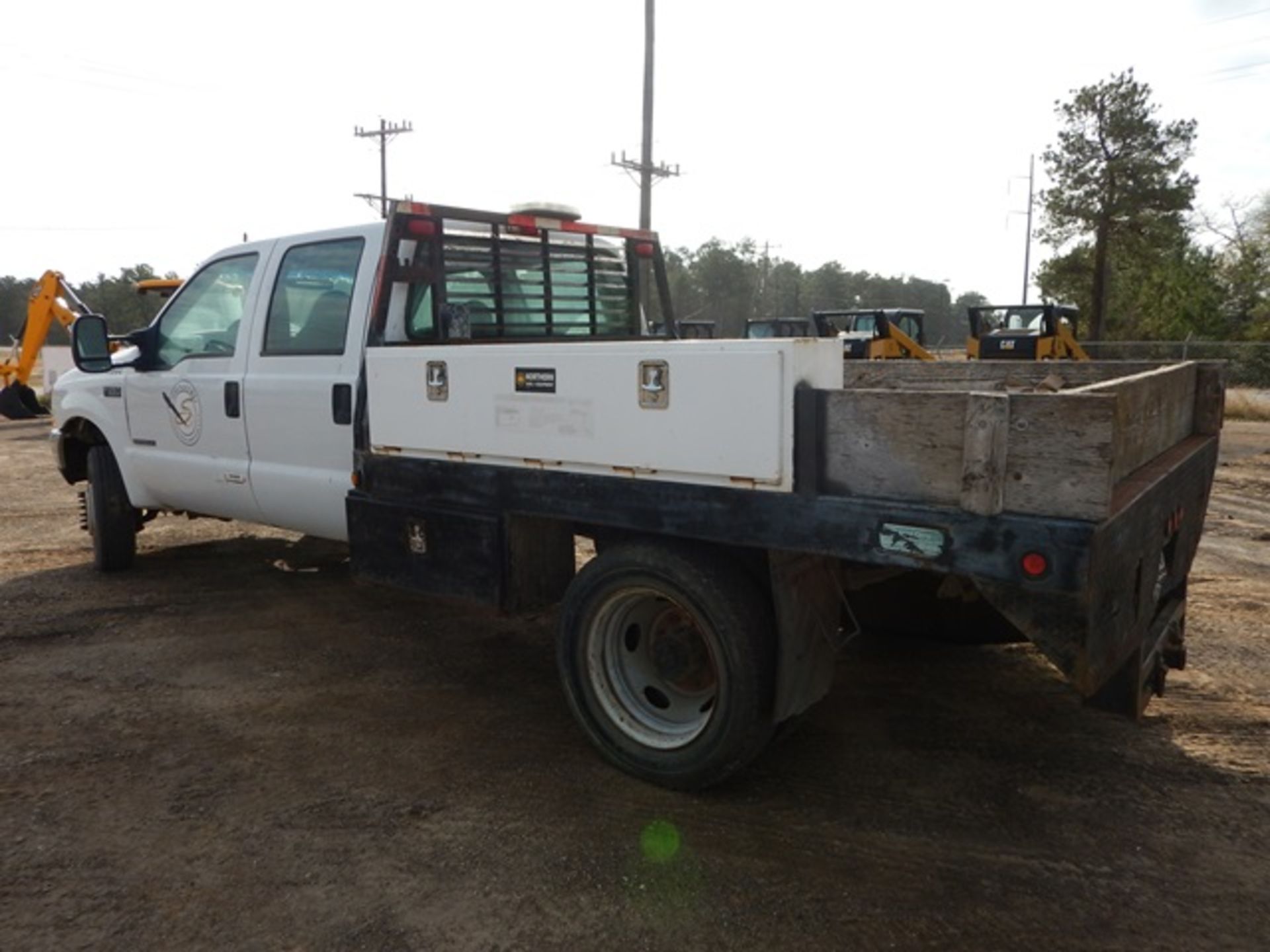 2001 FORD F-350 XLT SUPERDUTY FLATBED TRUCK - Image 3 of 24