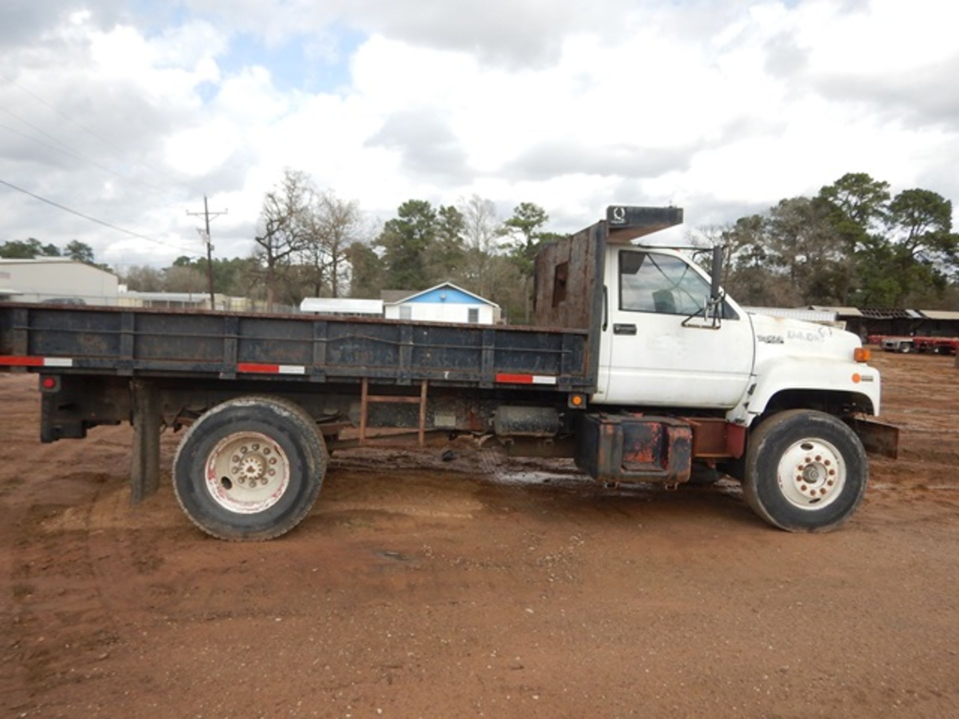 1990 GMC TOPKICK FLATBED TRUCK - Image 6 of 15