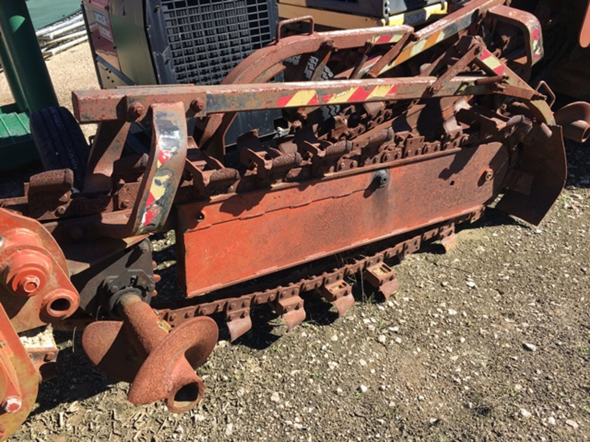 DITCH WITCH 3700D RIDE ON TRENCHER - Image 9 of 10