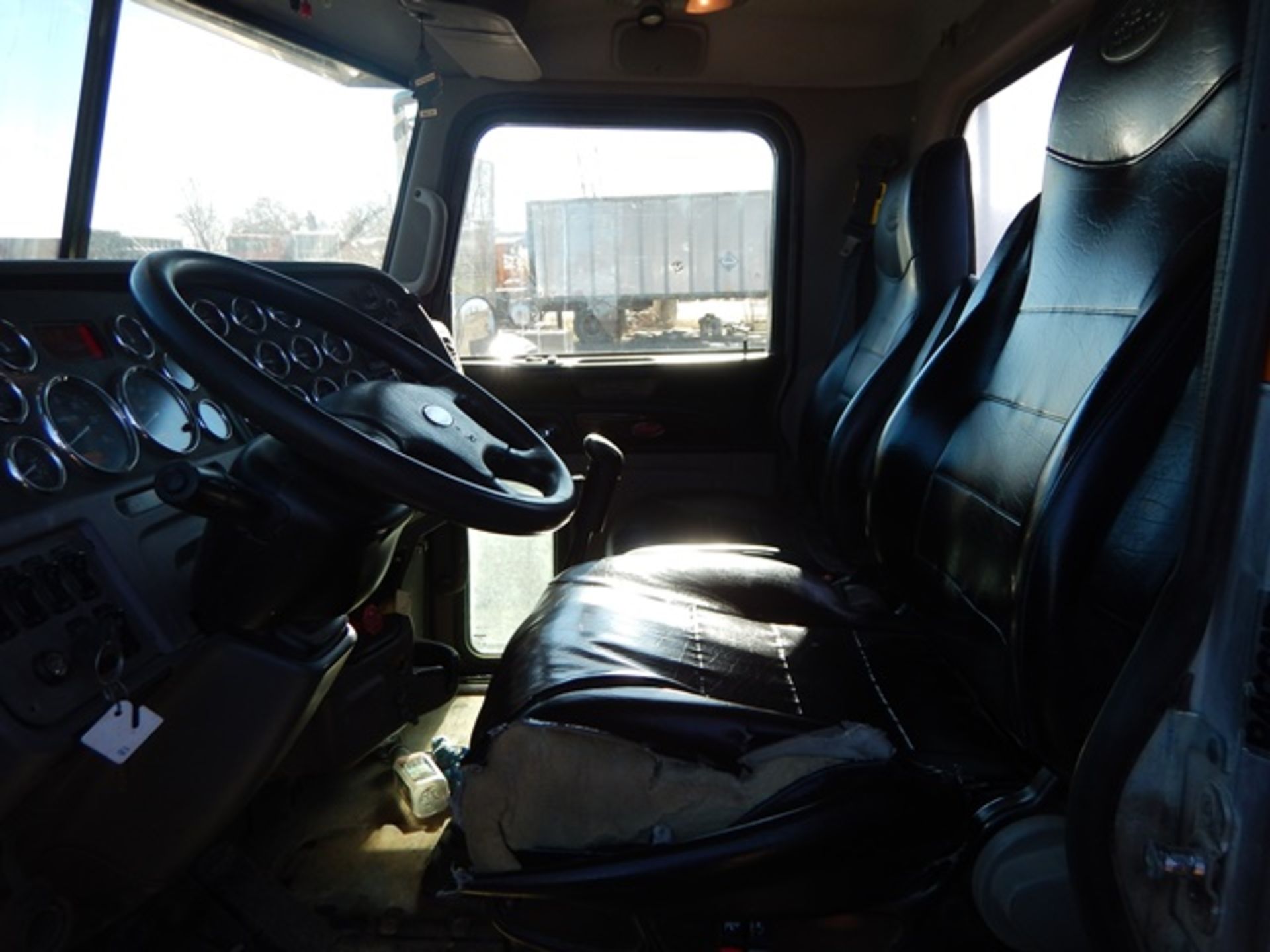 2012 PETERBILT 388 TRUCK TRACTOR - Image 7 of 36