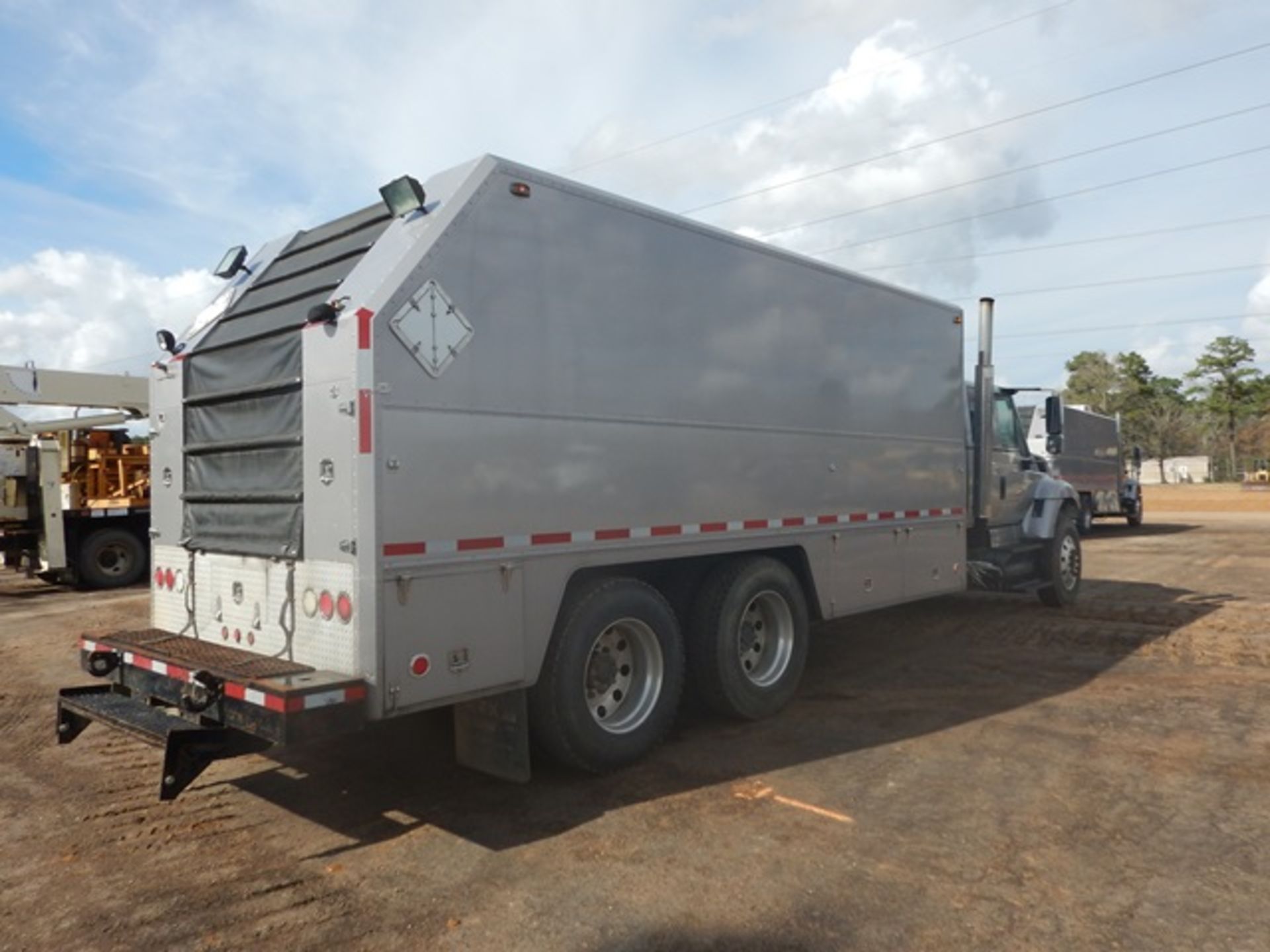 2008 INTERNATIONAL 7400 WIRELINE TRUCK - Image 5 of 24