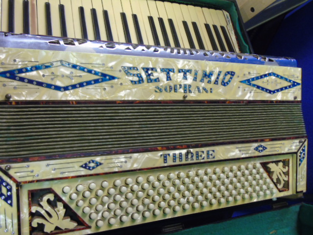 Cased piano accordion by Settimio - Image 2 of 2