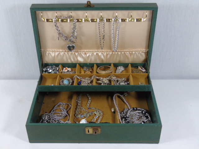 Jewellery box with contents