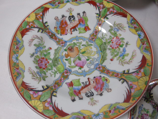 Oriental tea and dinner ware in Famille Rose pattern approx. 45 pieces - Image 2 of 3