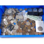 Tray of assorted coins and notes to include £5 coins