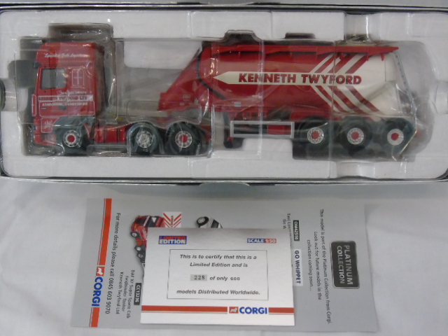 Corgi platinum Ltd edition Kenneth Twyford lorry 228 / 600 with box and papers