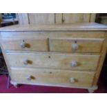 Antique pine chest of 4 drawers