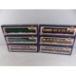 6 New and boxed Bachmann train carriages