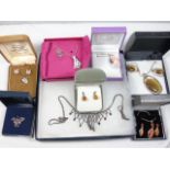 Assorted boxed jewellery to include silver