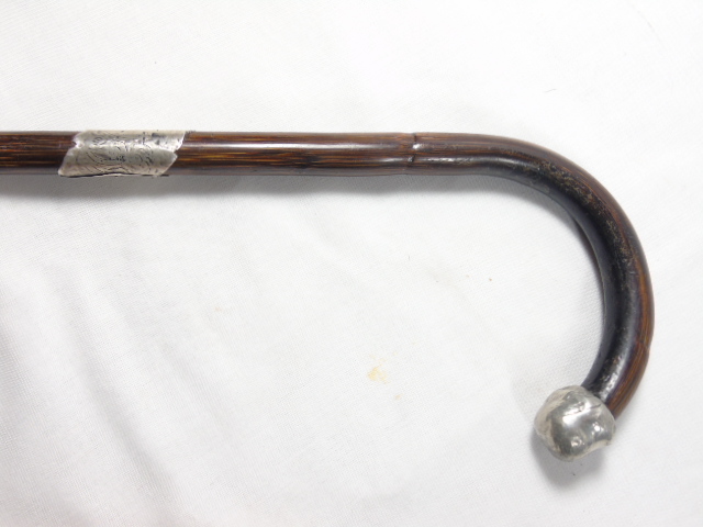 Silver banded walking cane and a carved horn handled walking cane with a 9ct gold band - Image 4 of 4