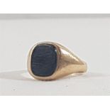 9ct Gold gents signet ring Approx 4.7g