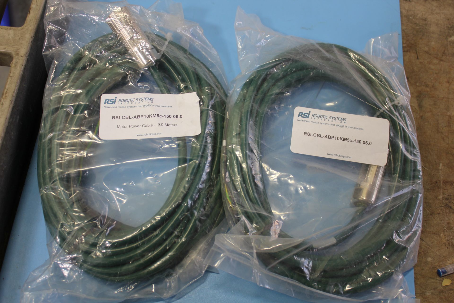 NEW ALLEN BRADLEY SERVO MOTOR POWER CABLES