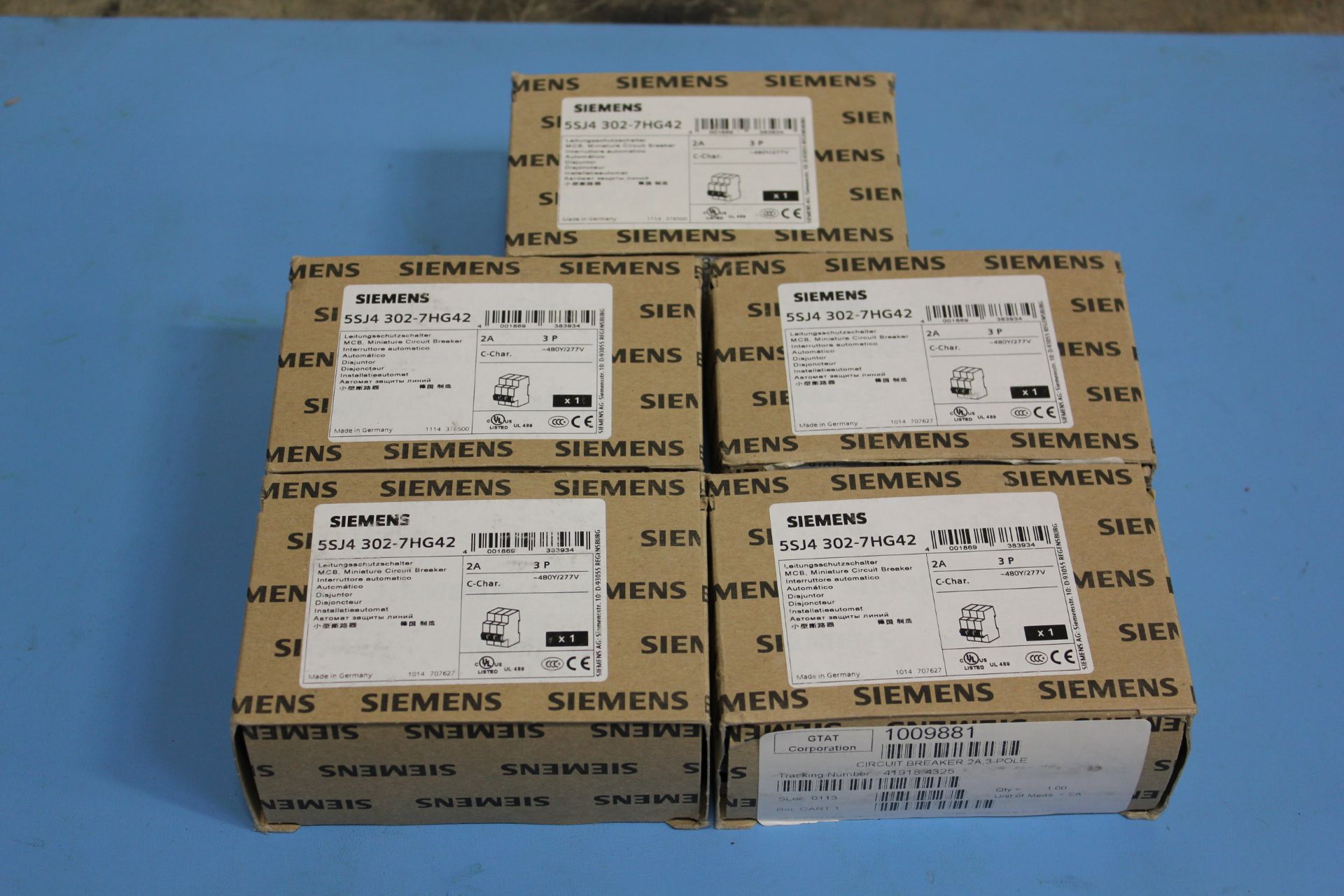 NEW SIEMENS CIRCUIT BREAKERS