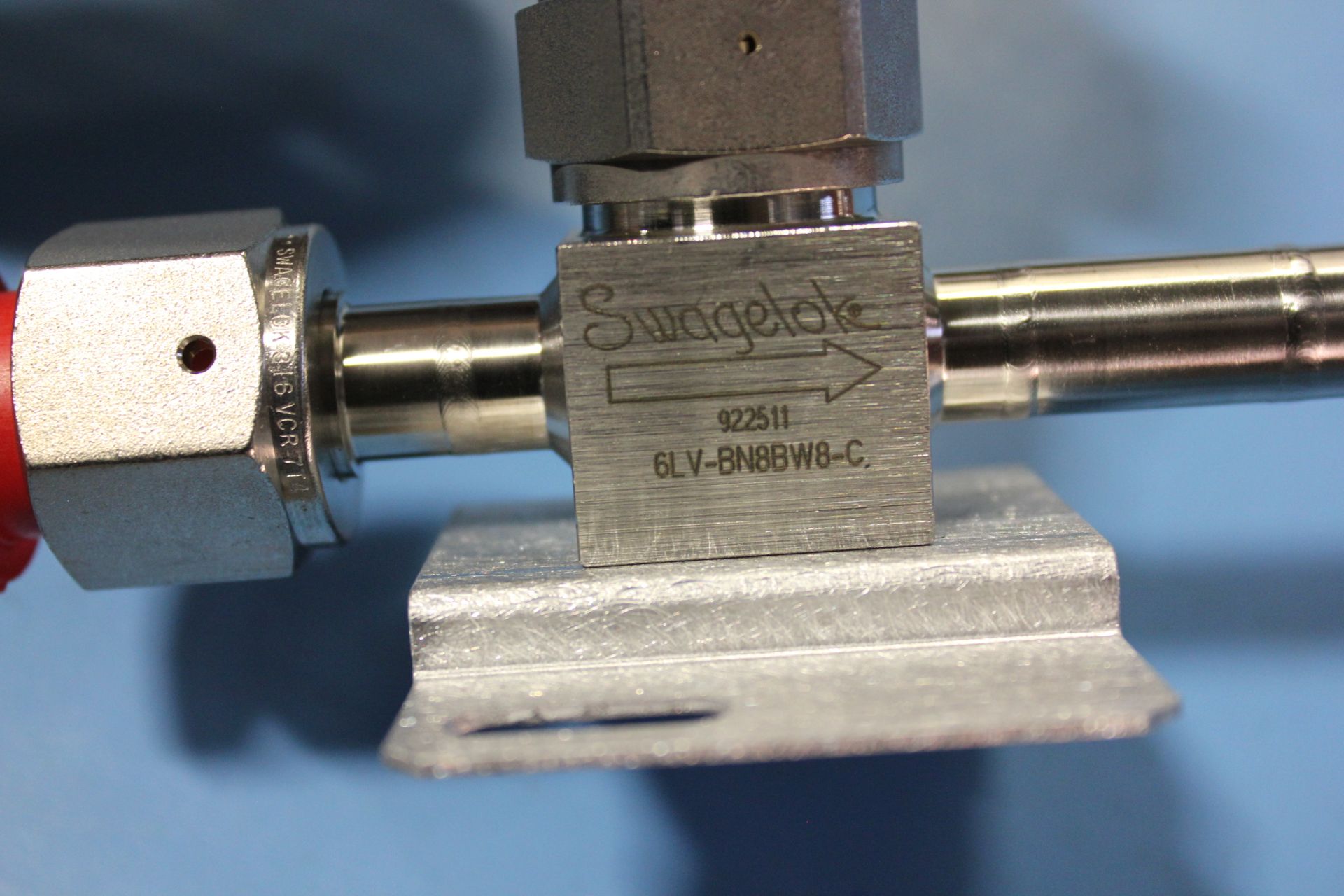 NEW SWAGELOK STAINLESS STEEL SEALED BELLOWS VALVES - Image 3 of 7