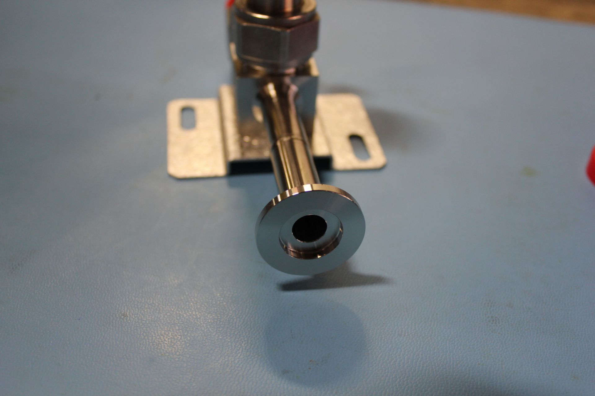 NEW SWAGELOK STAINLESS STEEL SEALED BELLOWS VALVES. - Image 5 of 7