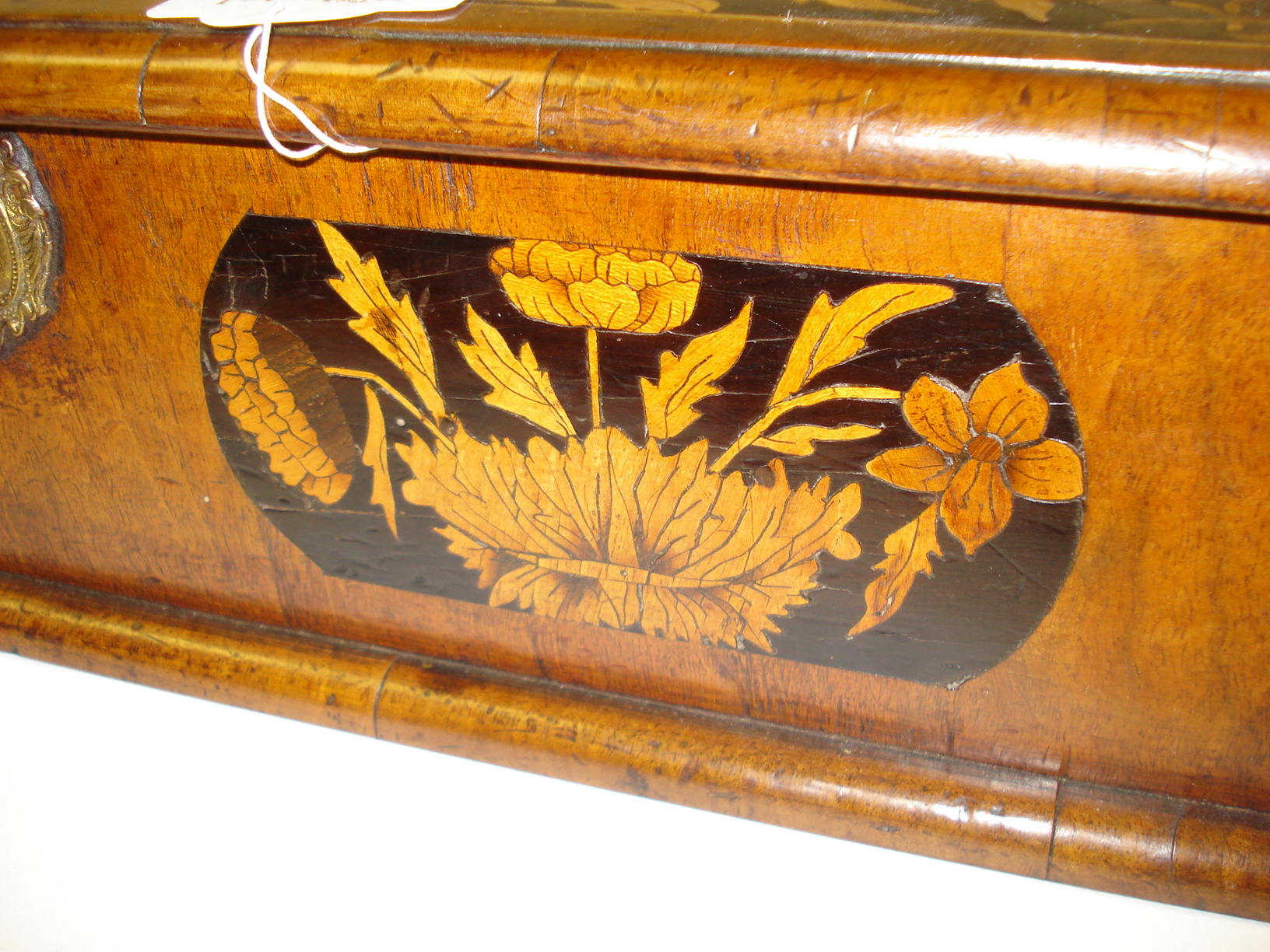 A large William & Mary walnut, ebonised and sycamore marquetry lace box - Image 3 of 6