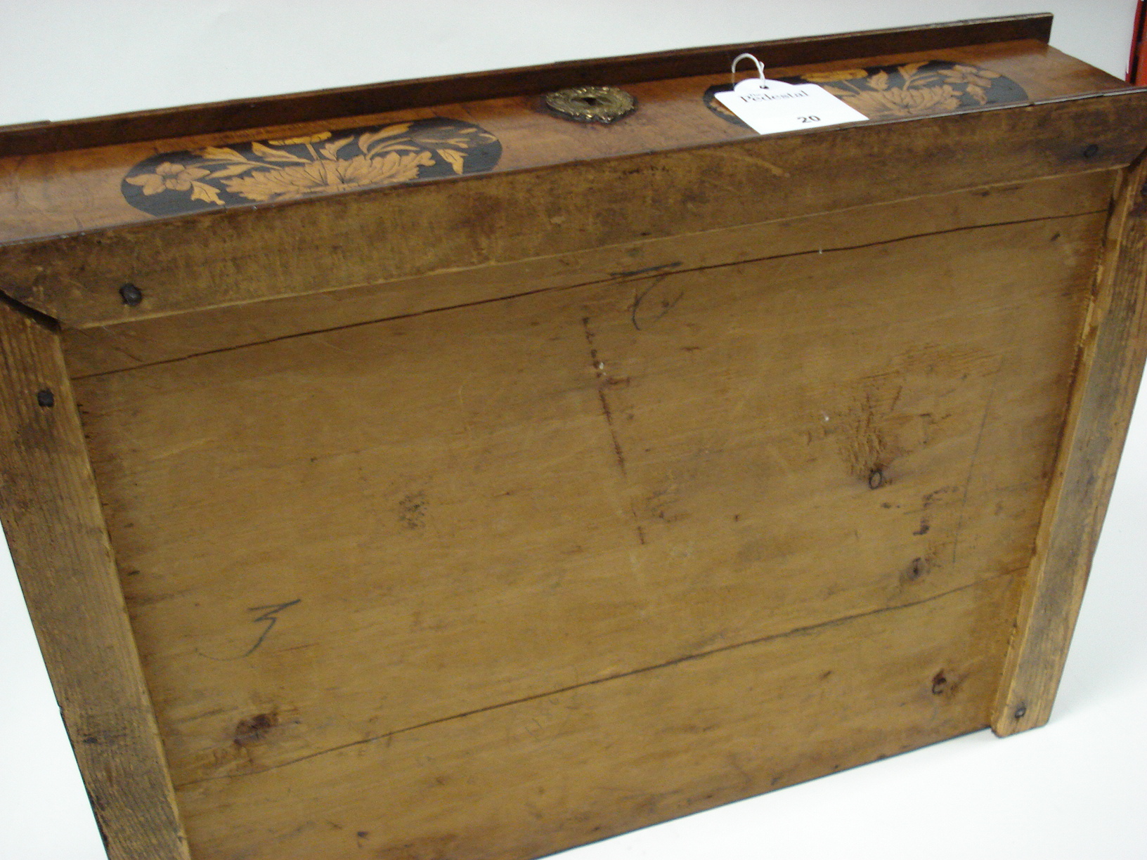 A large William & Mary walnut, ebonised and sycamore marquetry lace box - Image 6 of 6