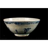 A Chinese Swatow bowl, painted with foliate decoration, 14cm diameter.