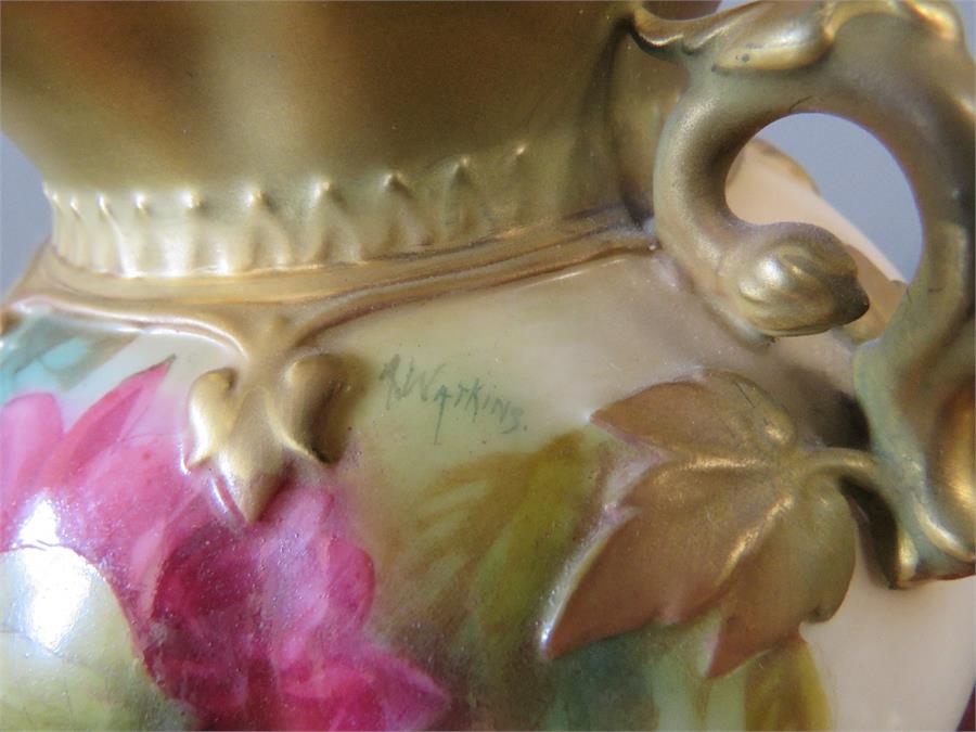 A Royal Worcester Rose Pattern vase, signed by A W - Bild 3 aus 3