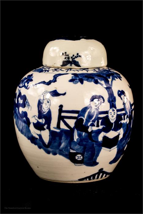 A Chinese blue and white ginger jar and cover 20cm