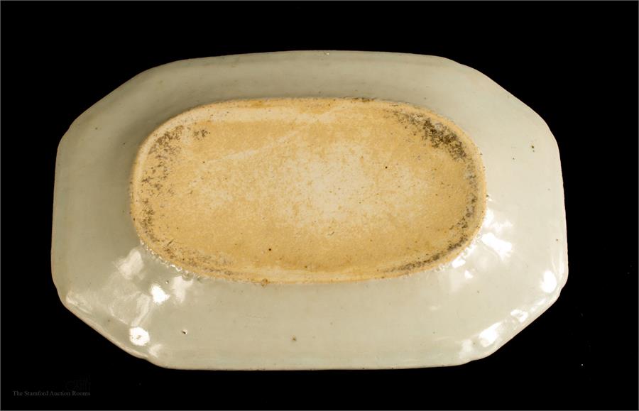 A Chinese blue and white octagonal dish, early 19t - Image 2 of 2