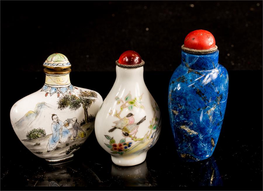 Three Chinese snuff/scent bottles, of differing fo