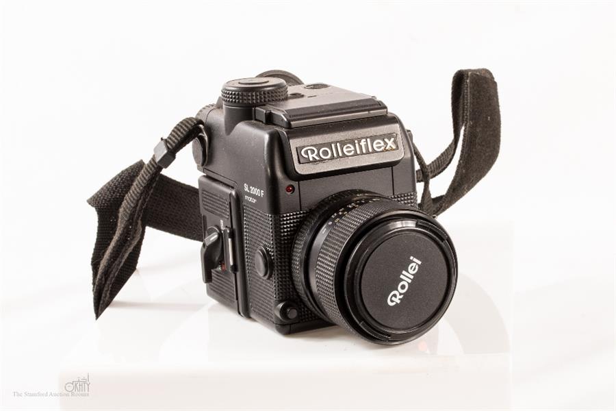 Rolleiflex SL2000 F motor camera body with Magazin 36/72 with Rollei Distagon 28/35 lens