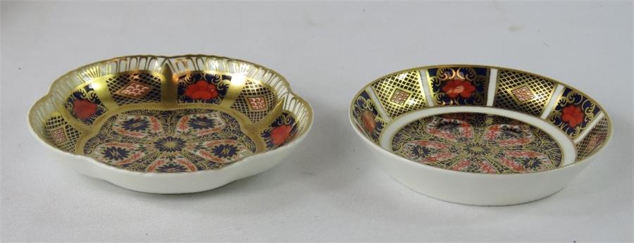 Two Crown Derby Old Imari pattern dishes. - Image 4 of 6