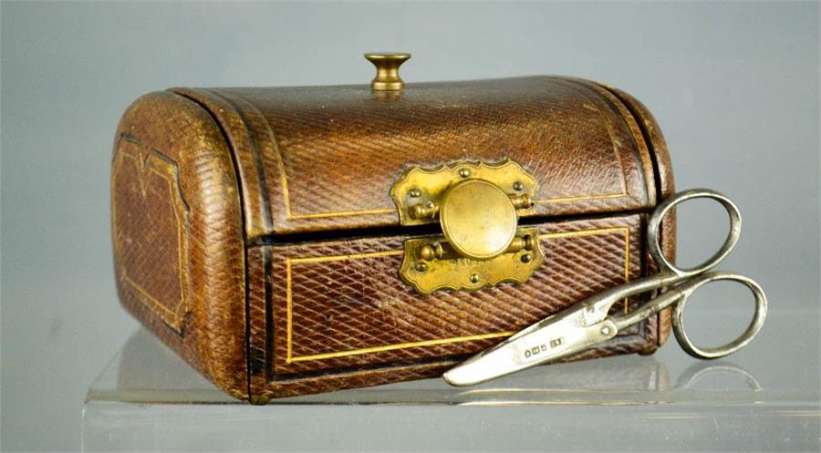 A Victorian leather bound sewing box, with contents and silk blue lining, together with a pair of - Bild 2 aus 2