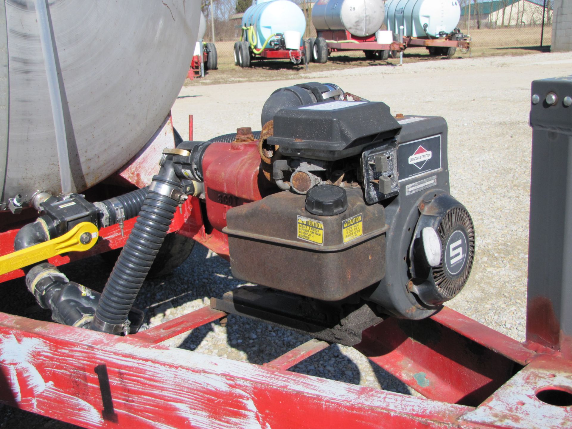 800 gal SS nurse trailer, tandem axle, with 2" gas pump - Image 12 of 16