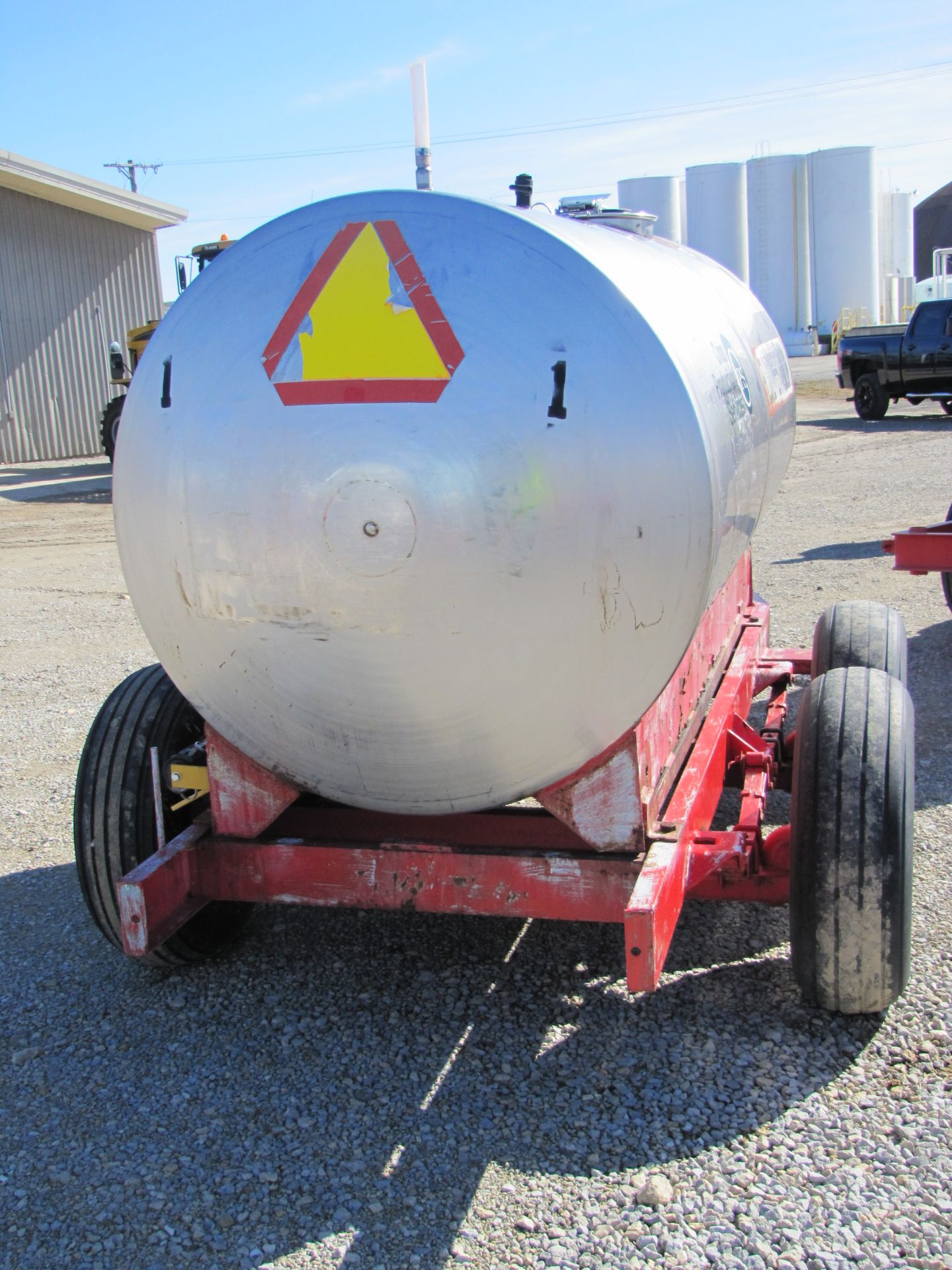 800 gal SS nurse trailer, tandem axle, with 2" gas pump - Image 4 of 16
