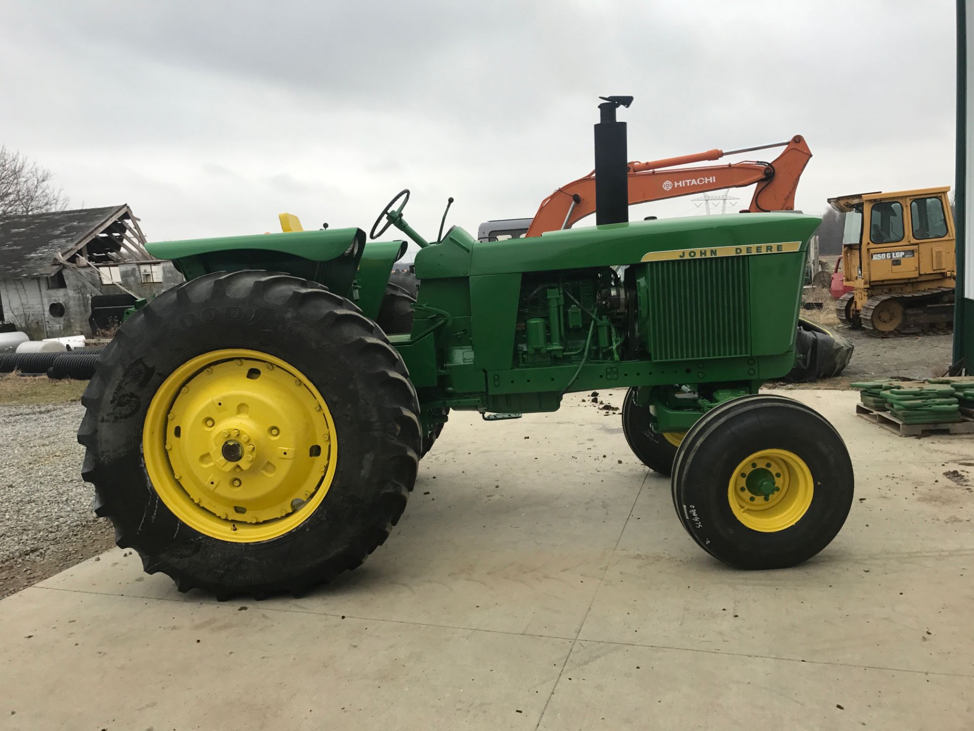 1970 John Deere 4520 tractor, 2wd, 8 speed syncho, 1000 PTO, 3 point, quick hitch, all - Image 2 of 4